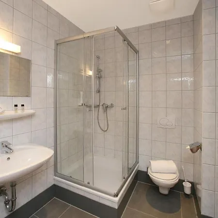 Seehotel Sissi B&B 젤암제
