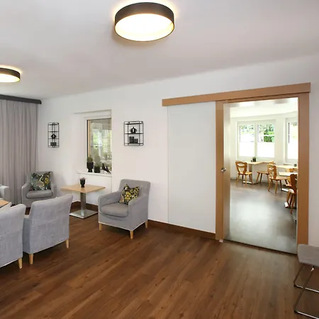 ベッド・アンド・ブレックファスト Seehotel Sissi Am Zeller