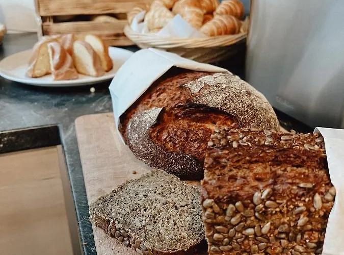 Seehotel Sissi Bed & Breakfast